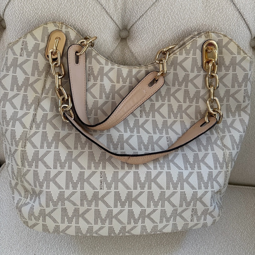 Michael Kors Cream Monogram Shoulder Bag with Gold Accents - Picture 4 of 9